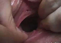 MILF من همسر بالغ را با اسباب بازی دکترهای سکسی قرار داده است