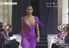 2 Latinas شگفت انگیز با غنیمت های بزرگ در سه سکس درمطب دکتر نفری - AP