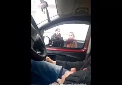عزیزم هندی برای تحریک معشوق خود به صورت اغوا کننده رقص می کند. سکس داکتر
